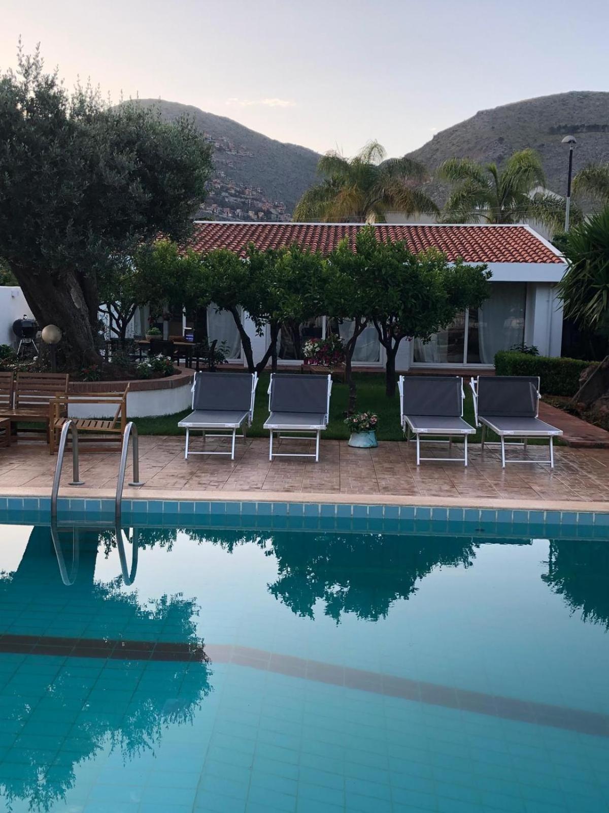 Villa Ribaudo Relax Мондело Екстериор снимка