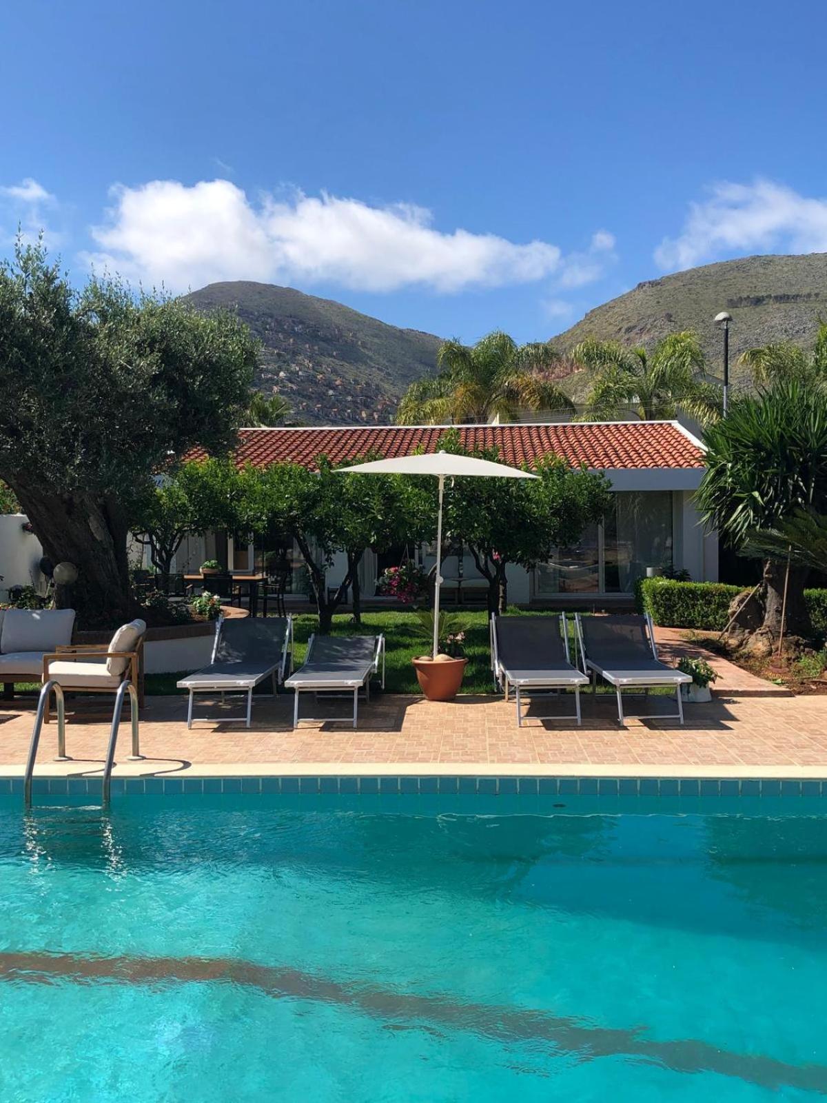 Villa Ribaudo Relax Мондело Екстериор снимка